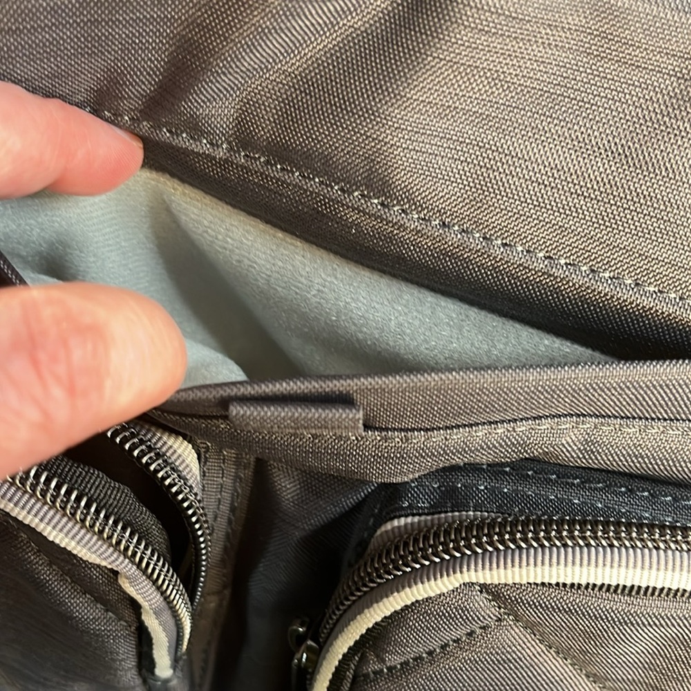 NWT Lug Drifter Duffel Bag - Brushed Grey - Picture 4 of 9